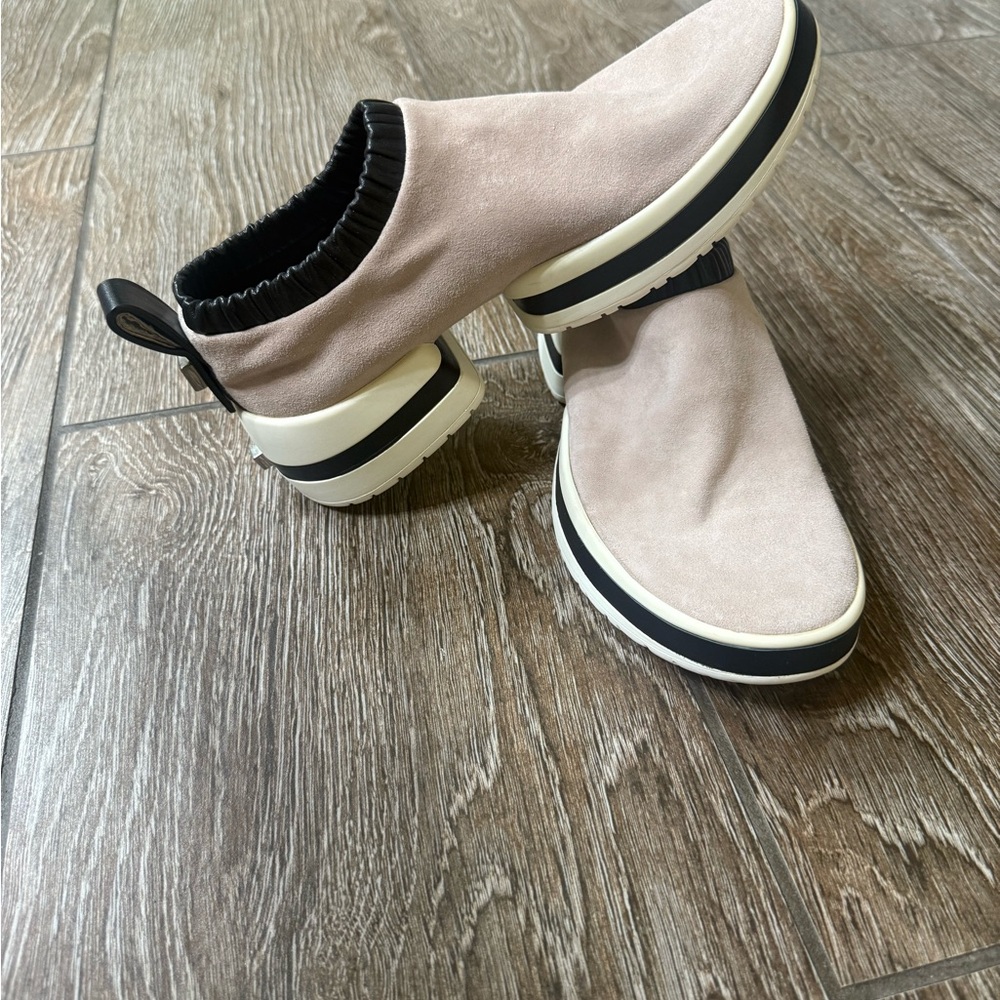 Stuart Weitzman Dove Tail Grey Suede 612 Slip-On Sneakers with Black Trim - 5.5